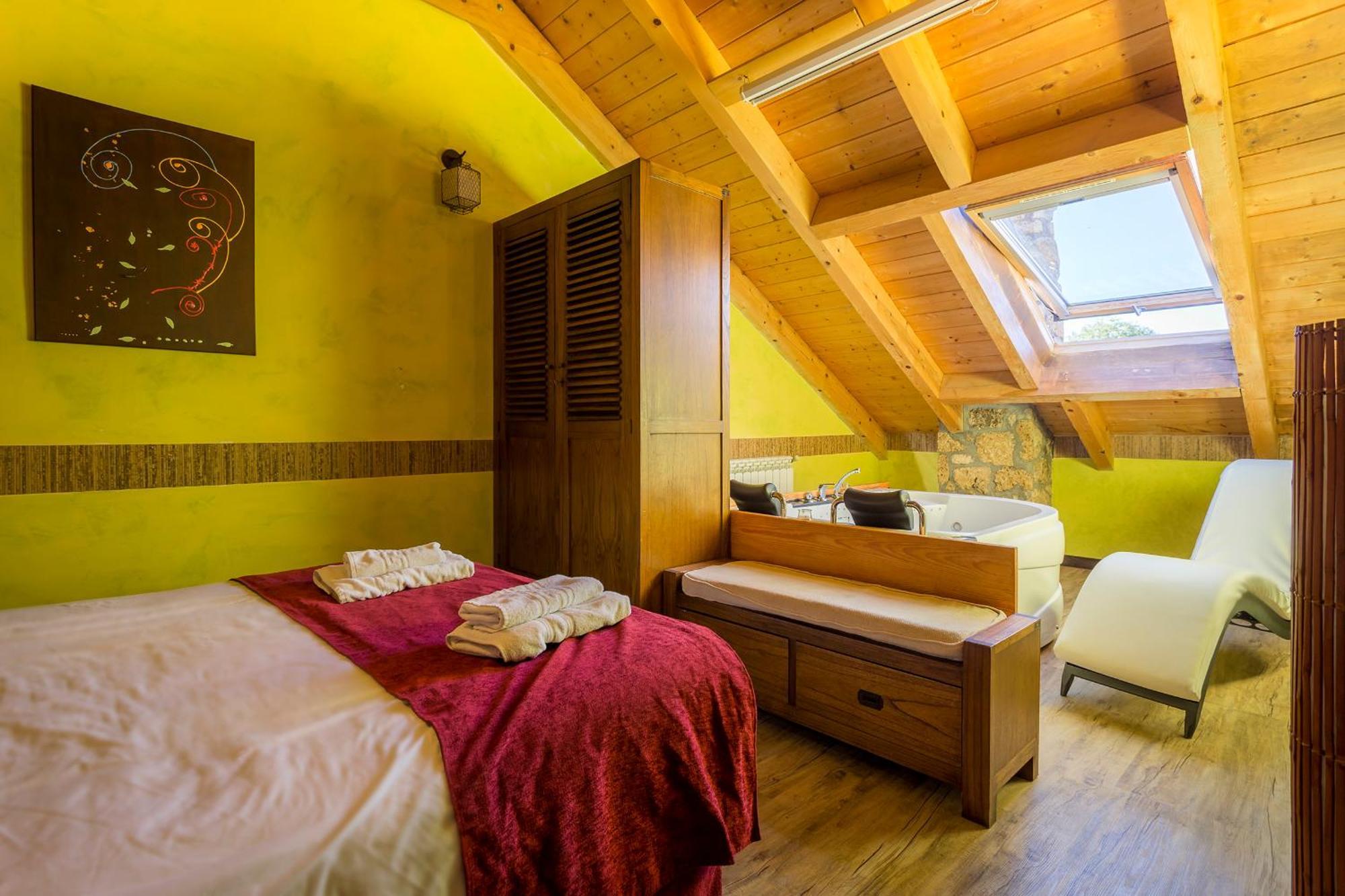 Hotel Balcon Del Pirineo Rural Ordesa Buesa Exterior foto